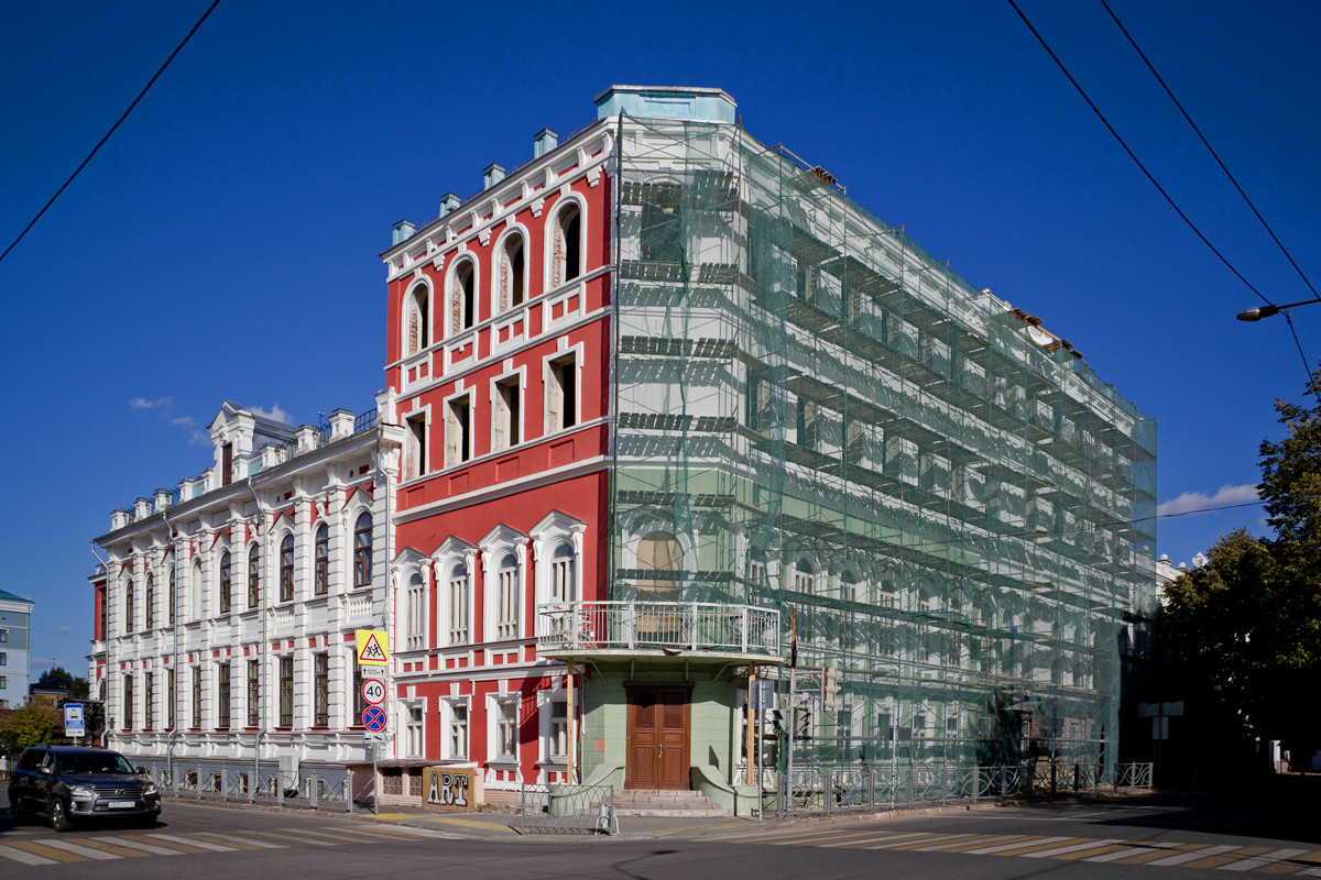 Казань, Большая Красная улица, 45 / Улица Жуковского, 14