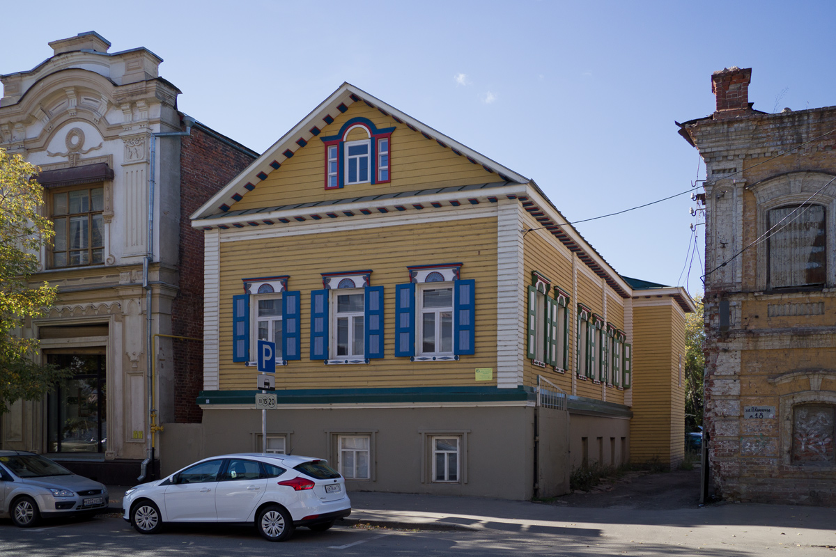 Казань, Улица Парижской Коммуны, 18