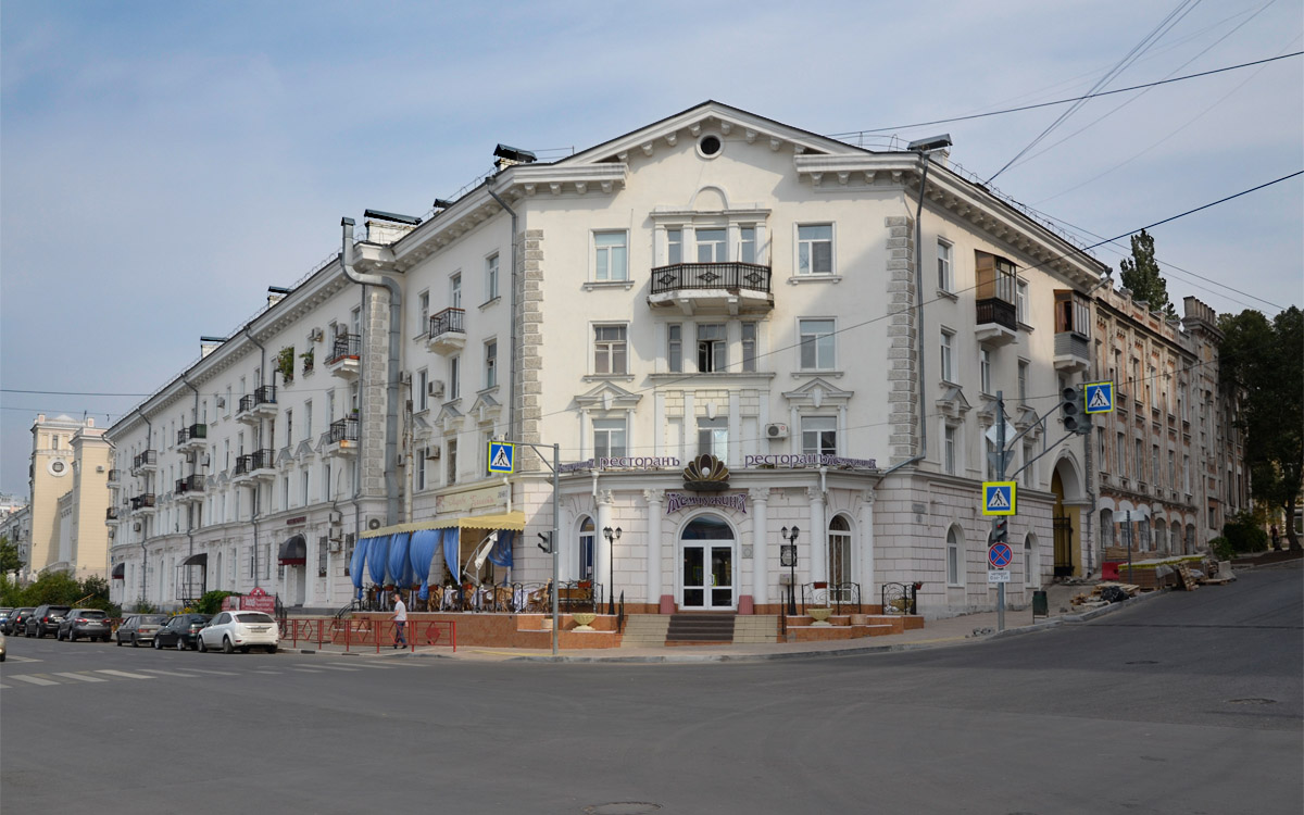 Samara, Улица Максима Горького, 103 / Улица Венцека, 2