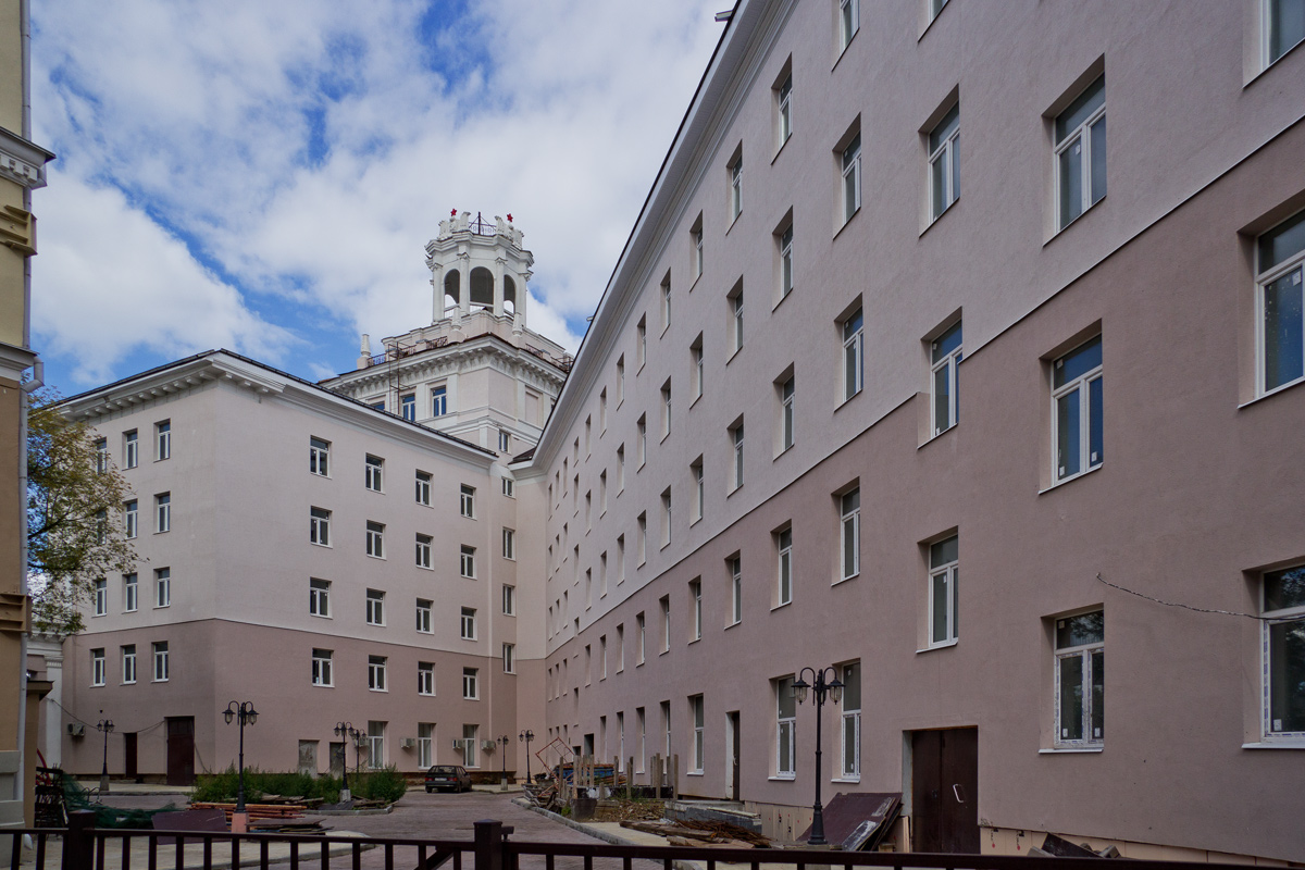 Kazań, Улица Николая Ершова, 32 / Улица Абжалилова, 23