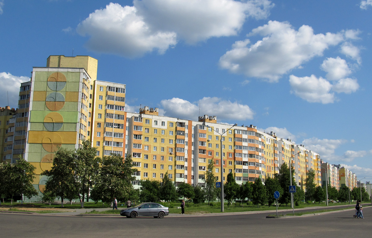 Солигорск, Октябрьская улица, 95; Молодёжная улица, 1