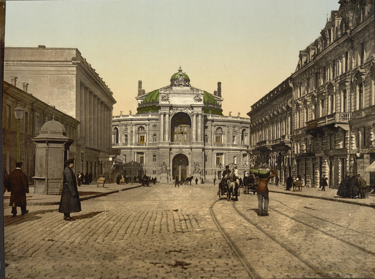 Одесса, Провулок Чайковського, 1; Рішельєвська вулиця, 1 / ланжеронівська вулиця, 11; Рішельєвська вулиця, 2 / ланжеронівська вулиця, 13; Дерибасівська вулиця, 10 / рішельєвська вулиця, 3; рішельєвська вулиця, 4 / Дерибасівська вулиця, 12