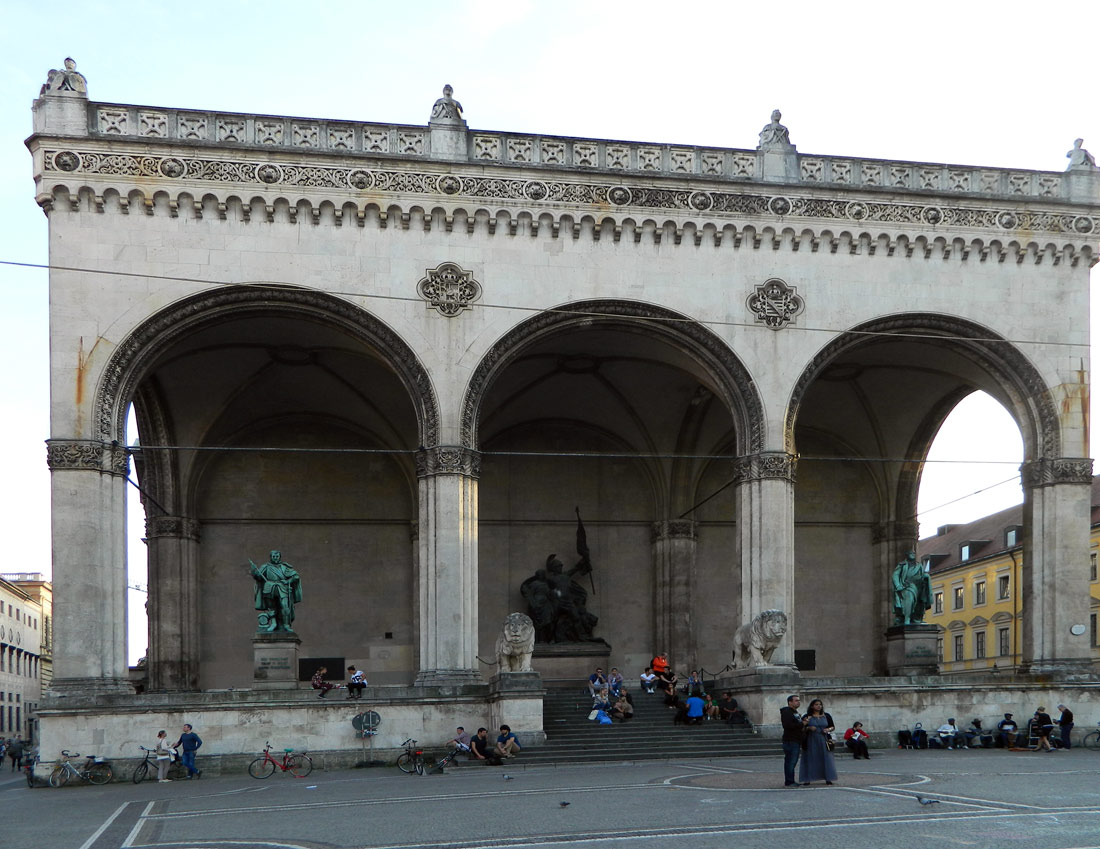 Мюнхен, Residenzstraße, 1