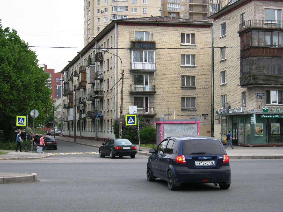 Санкт-Пецярбург, Проспект Юрия Гагарина, 61