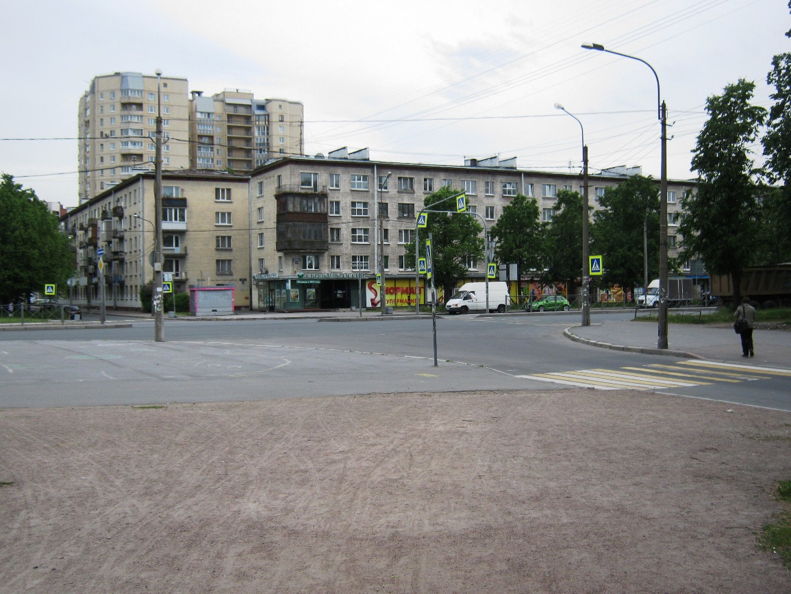 Peterburi, Проспект Юрия Гагарина, 61; Улица Орджоникидзе, 27