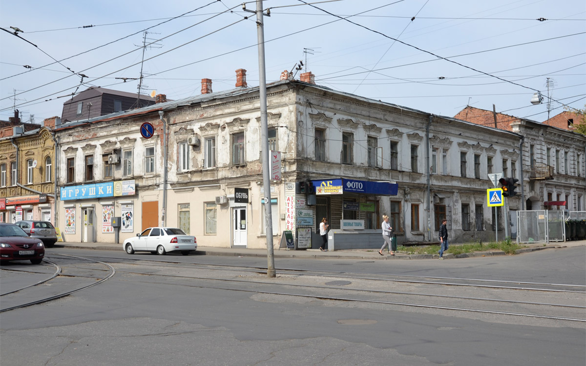 Самара, Улица Венцека, 44 / Чапаевская улица, 76
