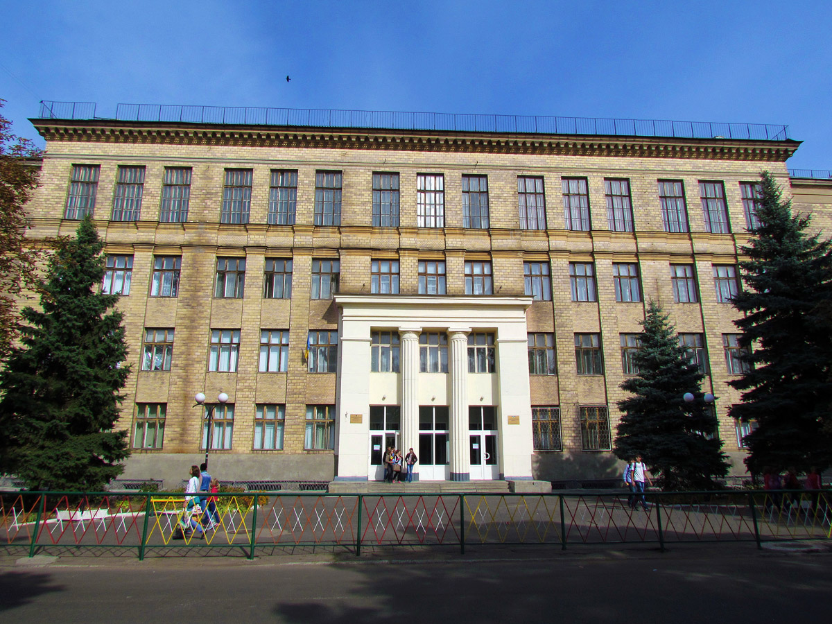 Змиёвский район, пгт Слобожанское, Улица Сергея Закоры, 28