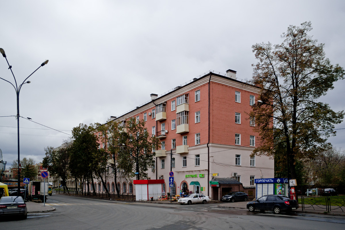 Казань, Улица Чехова, 8 / Улица Груздева, 2