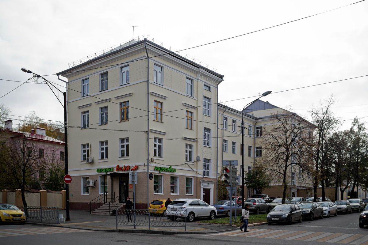 Казань, Улица Гоголя, 16 / Большая Красная улица, 56
