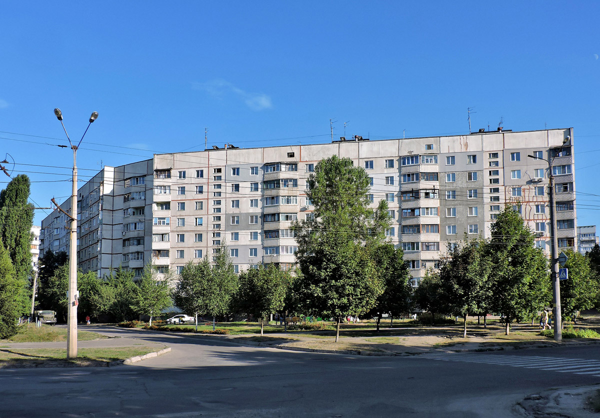 Харьков, Улица Гвардейцев-Широнинцев, 96 / Улица Метростроителей, 30