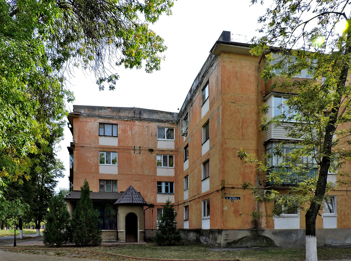 Змиёвский район, пгт Слобожанское, Спортивная улица, 6; Улица Шевченко, 1