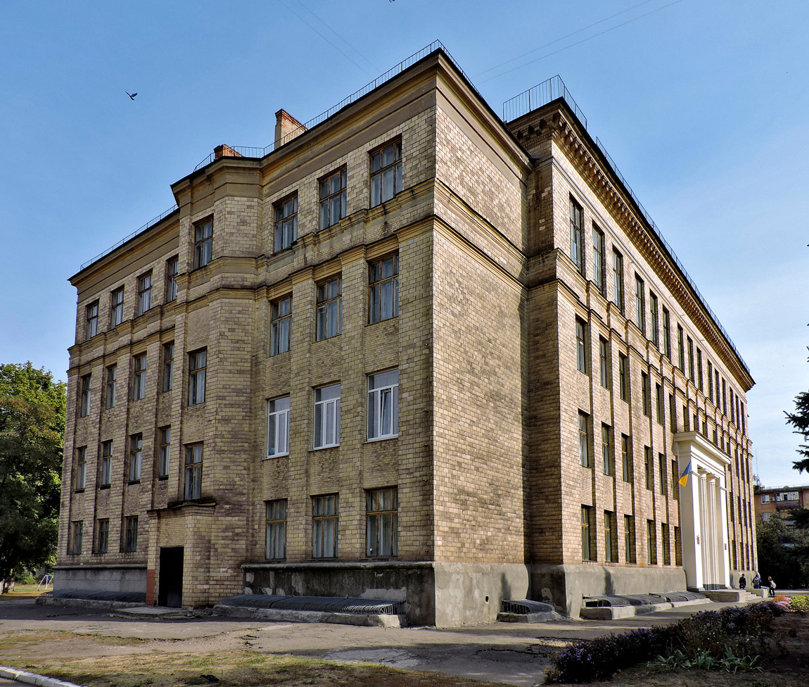 Змиёвский район, пгт Слобожанское, Улица Сергея Закоры, 28