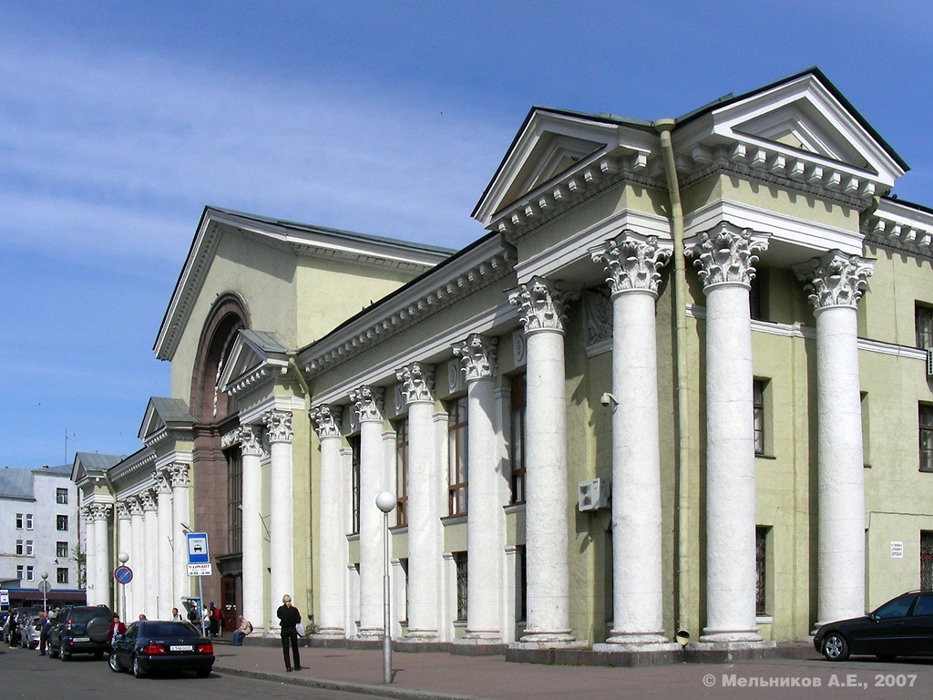 Выборг, Вокзальная площадь, 1