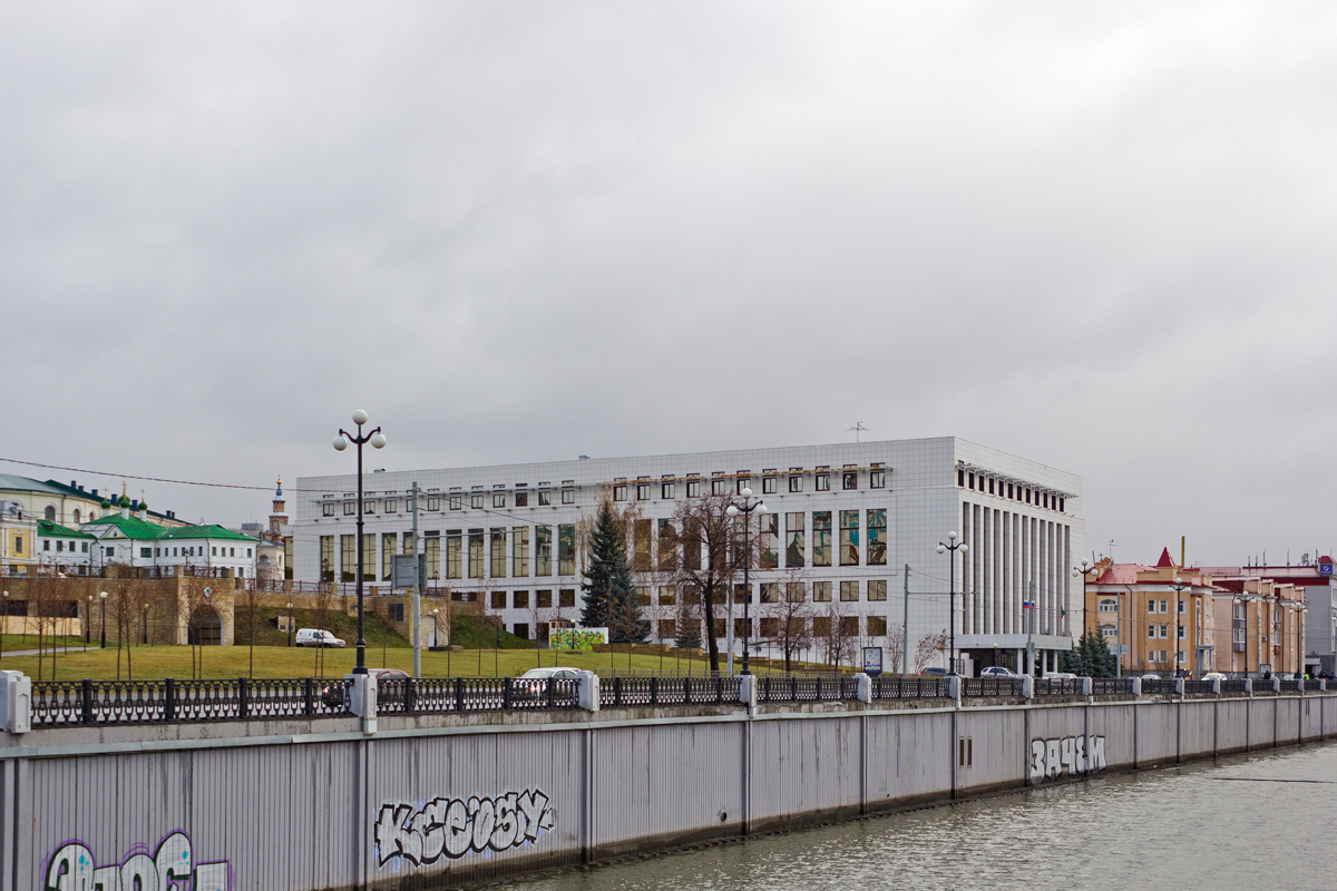 Казань, Право-Булачная улица, 5 / Улица Баумана, 20