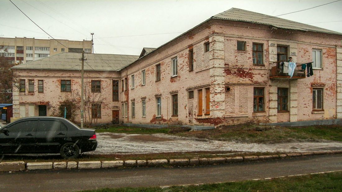 Уфа, Улица Богдана Хмельницкого, 64 / Кольцевая улица, 176