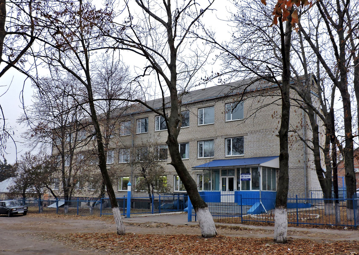 Ольшаны, Улица Петровского, 1