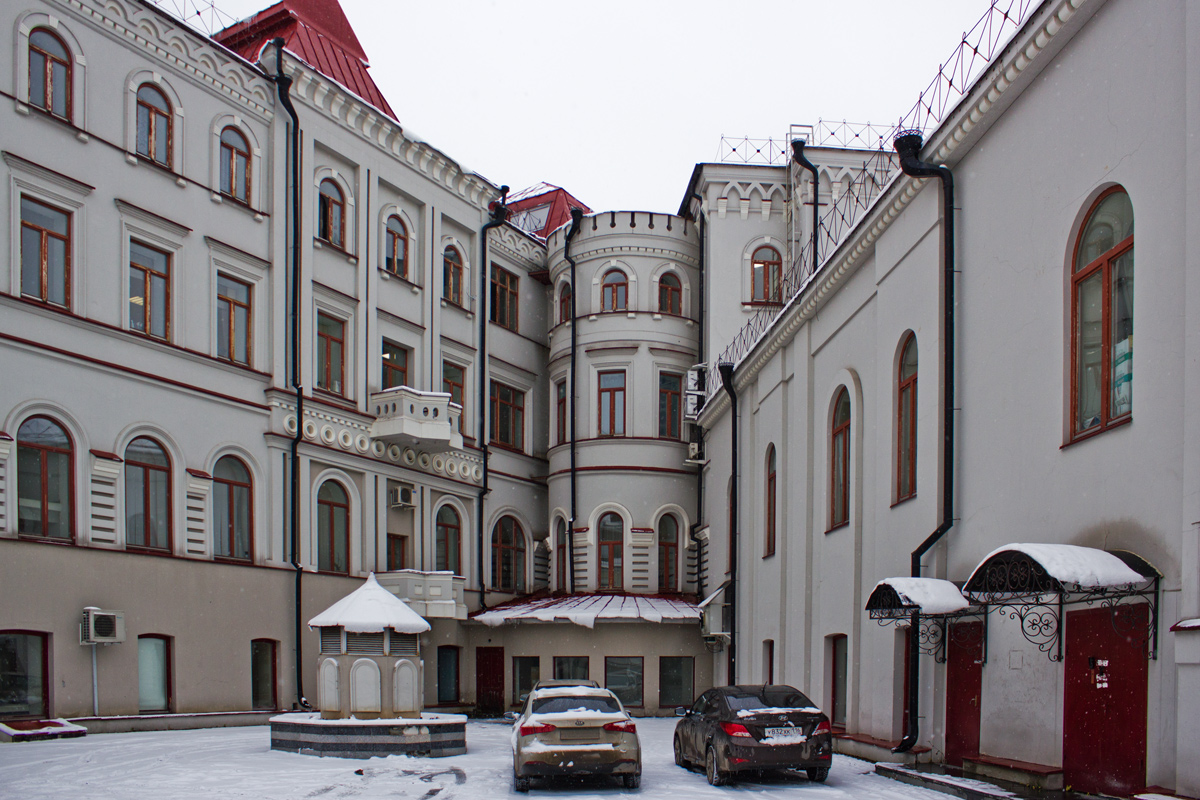 Казань, Улица Максима Горького, 8 / Улица Галактионова, 9