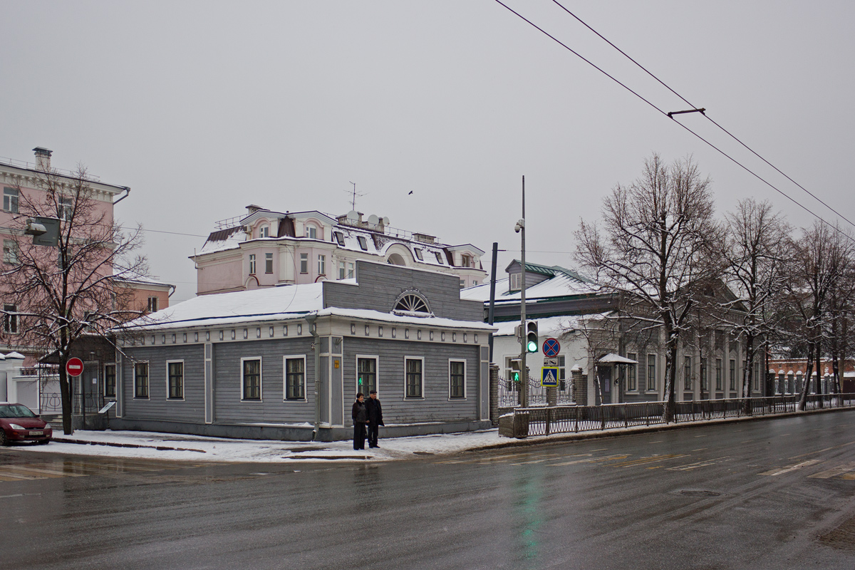 Казань, Улица Максима Горького, 25 / Улица Муштари, 28; Улица Максима Горького, 25