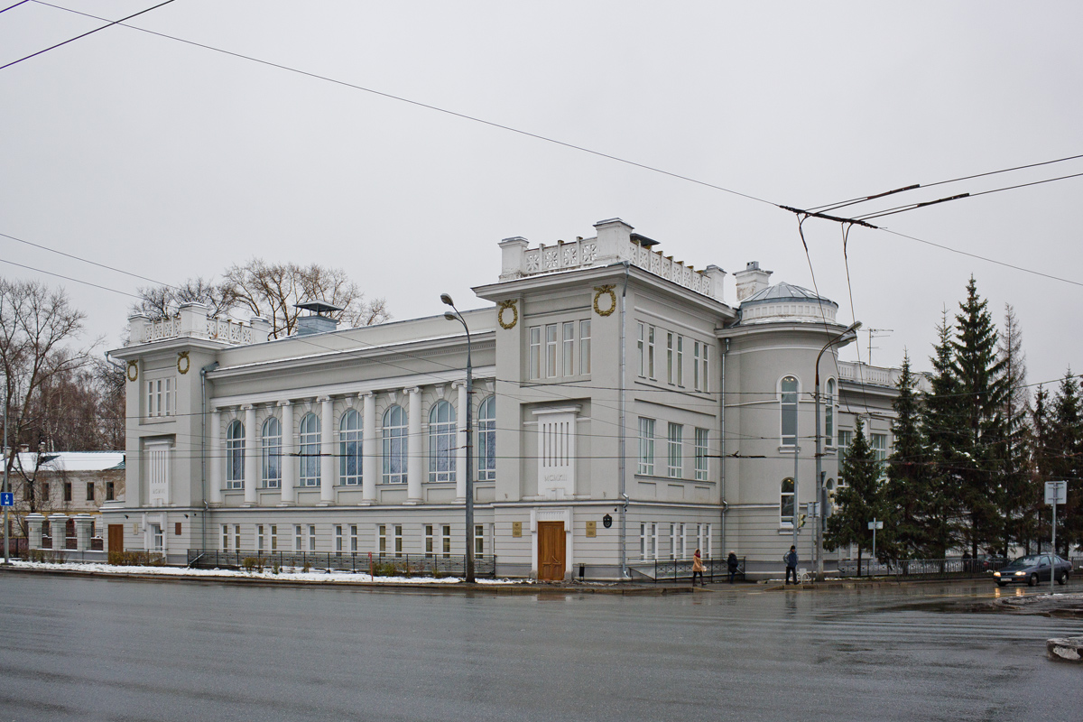 Казань, Улица Карла Маркса, 74 / Улица Курашова, 44