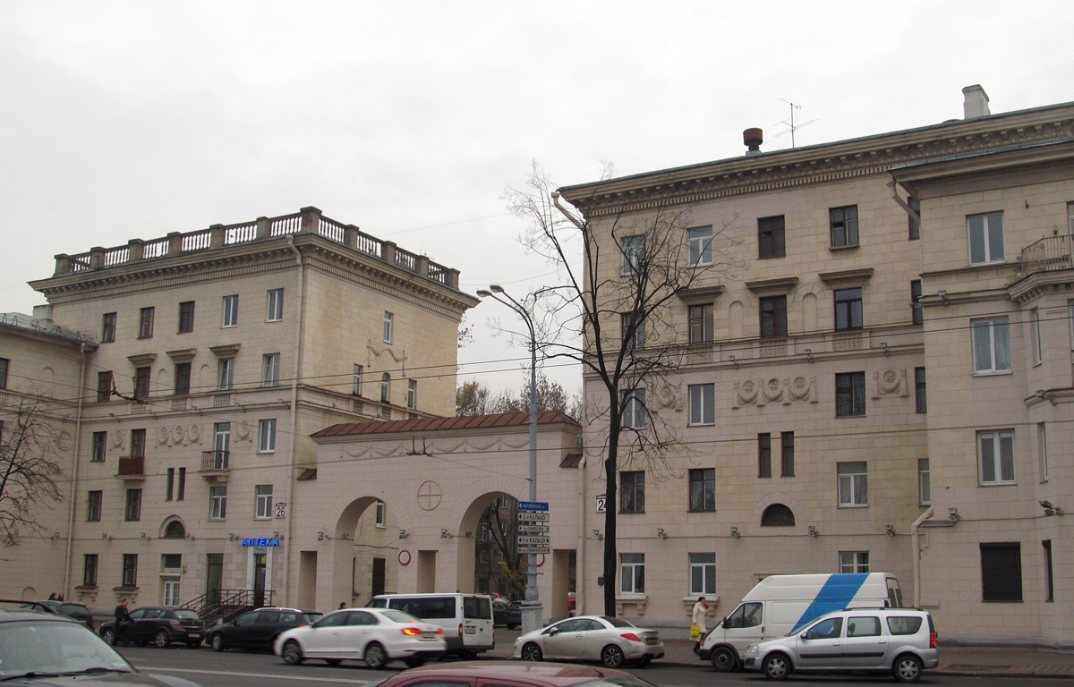 Минск, Улица Свердлова, 24; Улица Свердлова, 26 / Ульяновская улица, 30