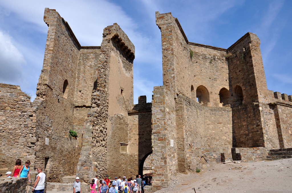 Судак, Улица Генуэзская крепость, 1