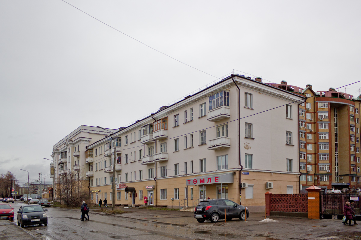 Kazan, Улица Павлюхина, 100