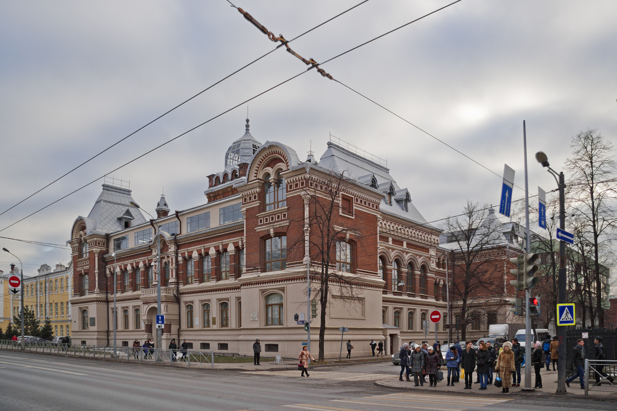 Казань, Улица Карла Маркса, 70 / Улица Толстого, 10
