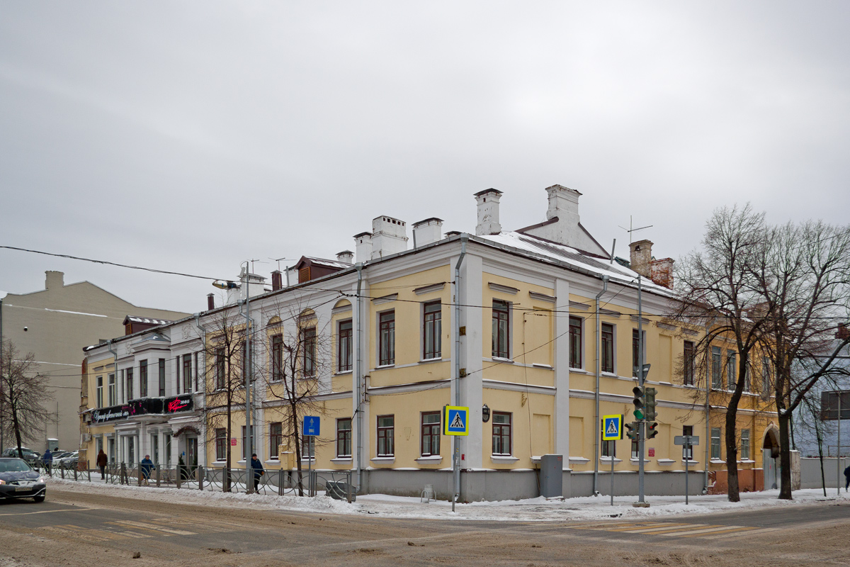 Казань, Улица Карла Маркса, 32 / Улица Лобачевского, 12