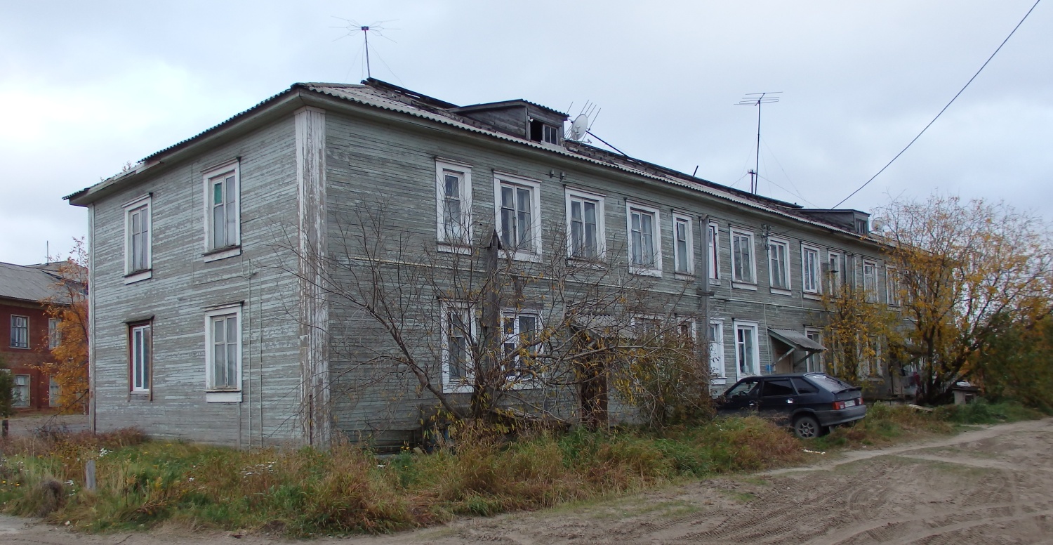 Naryan-Mar, Улица Авиаторов, 2