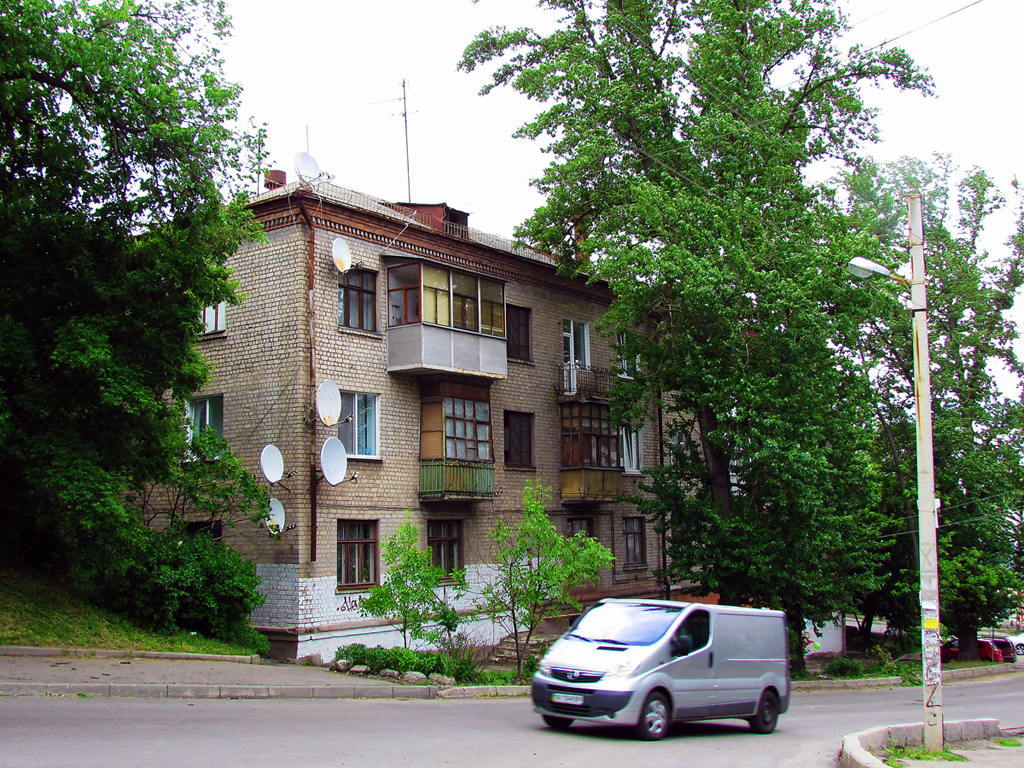 Харьков, Улица Маршала Бажанова, 23