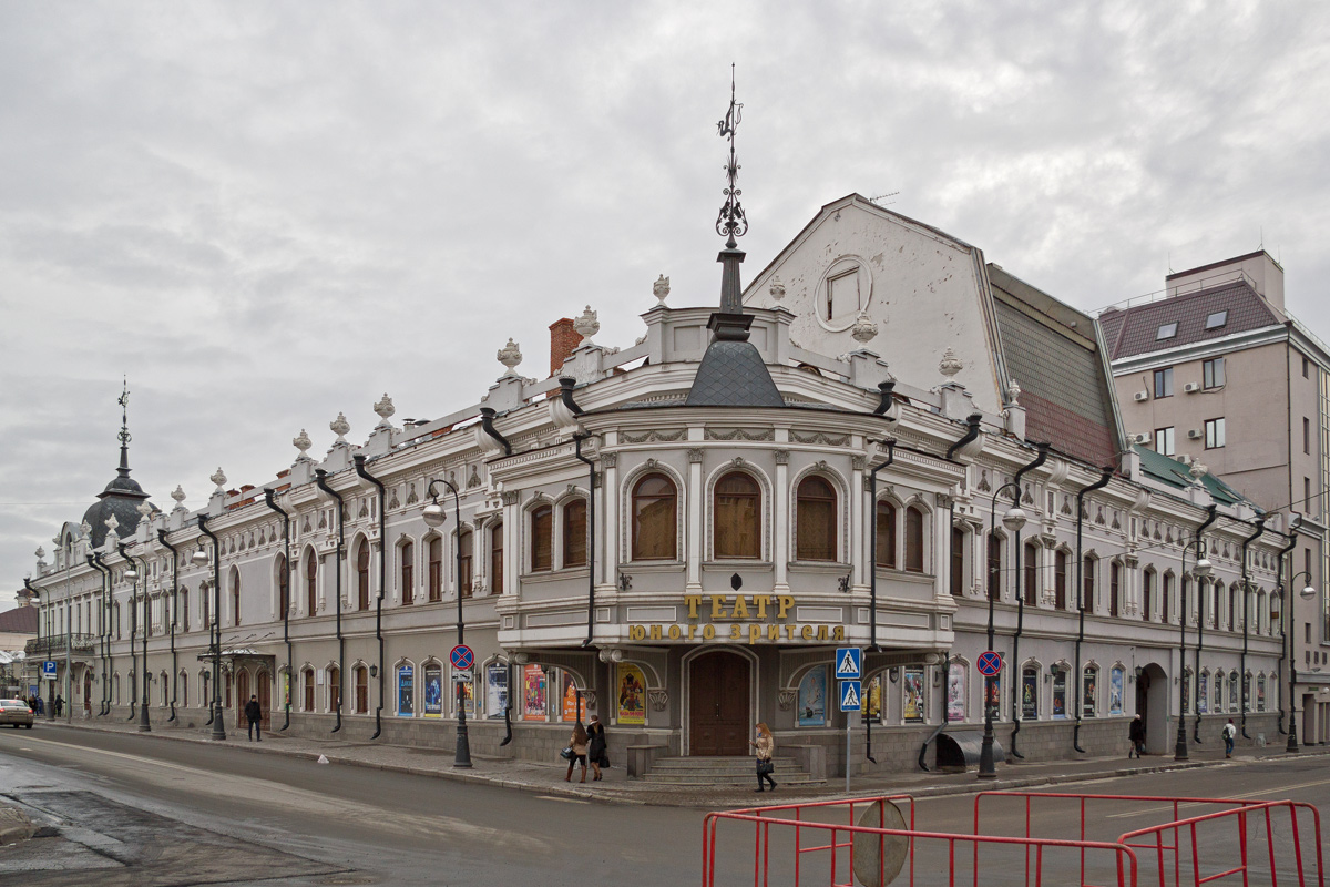Казань, Улица Островского, 10 / Улица Кави Наджми, 4