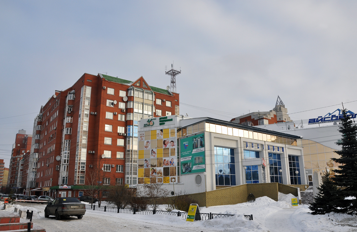 Омск, Улица 5-й Армии, 2; Улица Красный путь, 32
