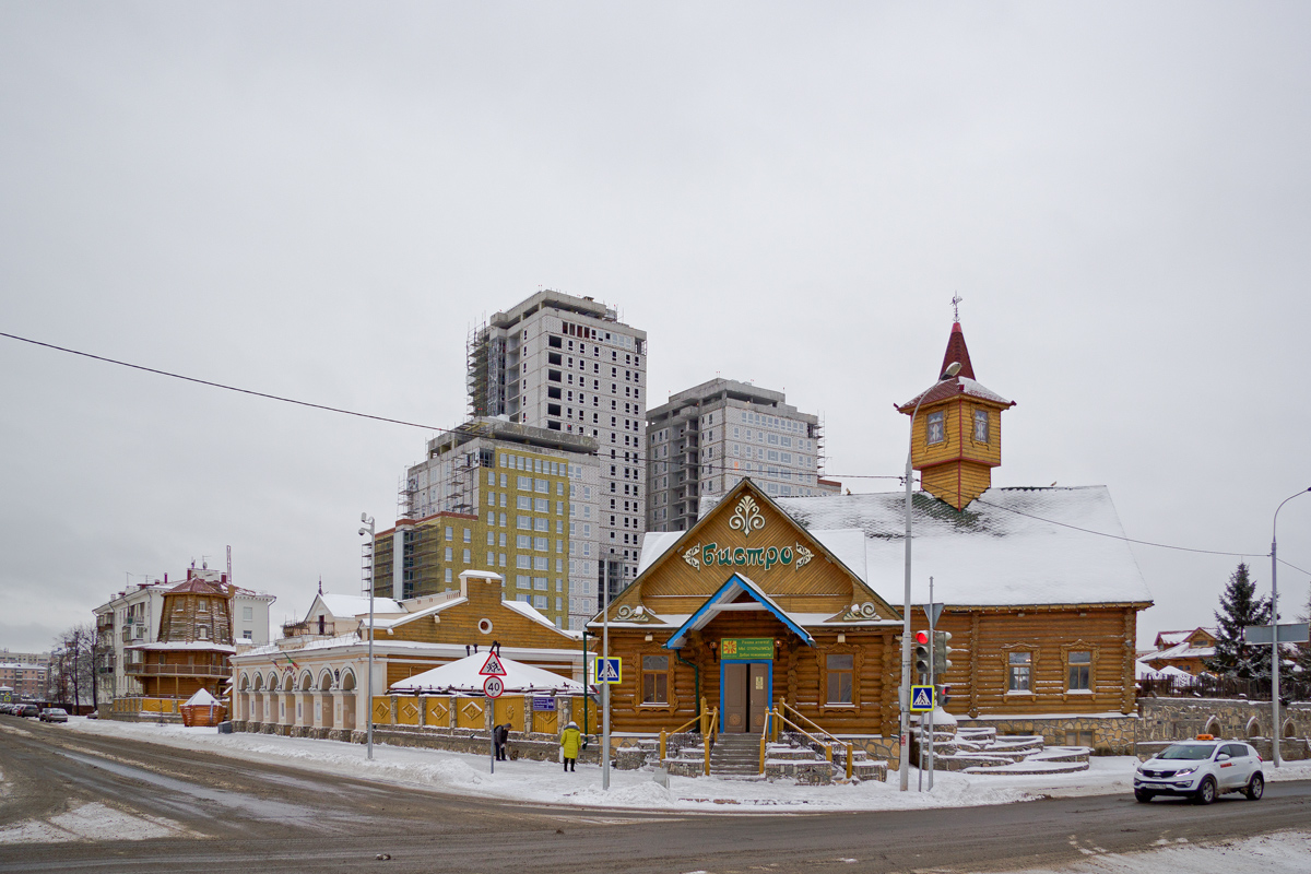 Kazań, Петербургская улица, 60; Петербургская улица, 58; Улица Туфана Миннуллина, 14Б / Петербургская улица, 56; Петербургская улица, 64