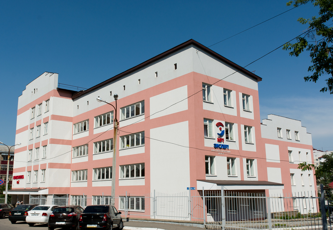 Уфа, Российская улица, 68 / Улица Ладыгина, 29