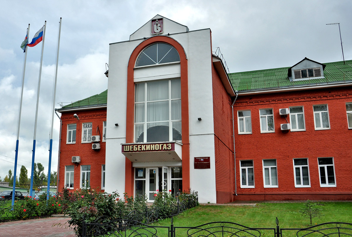 Шебекино, Харьковская улица, 54 / Улица Матросова, 1