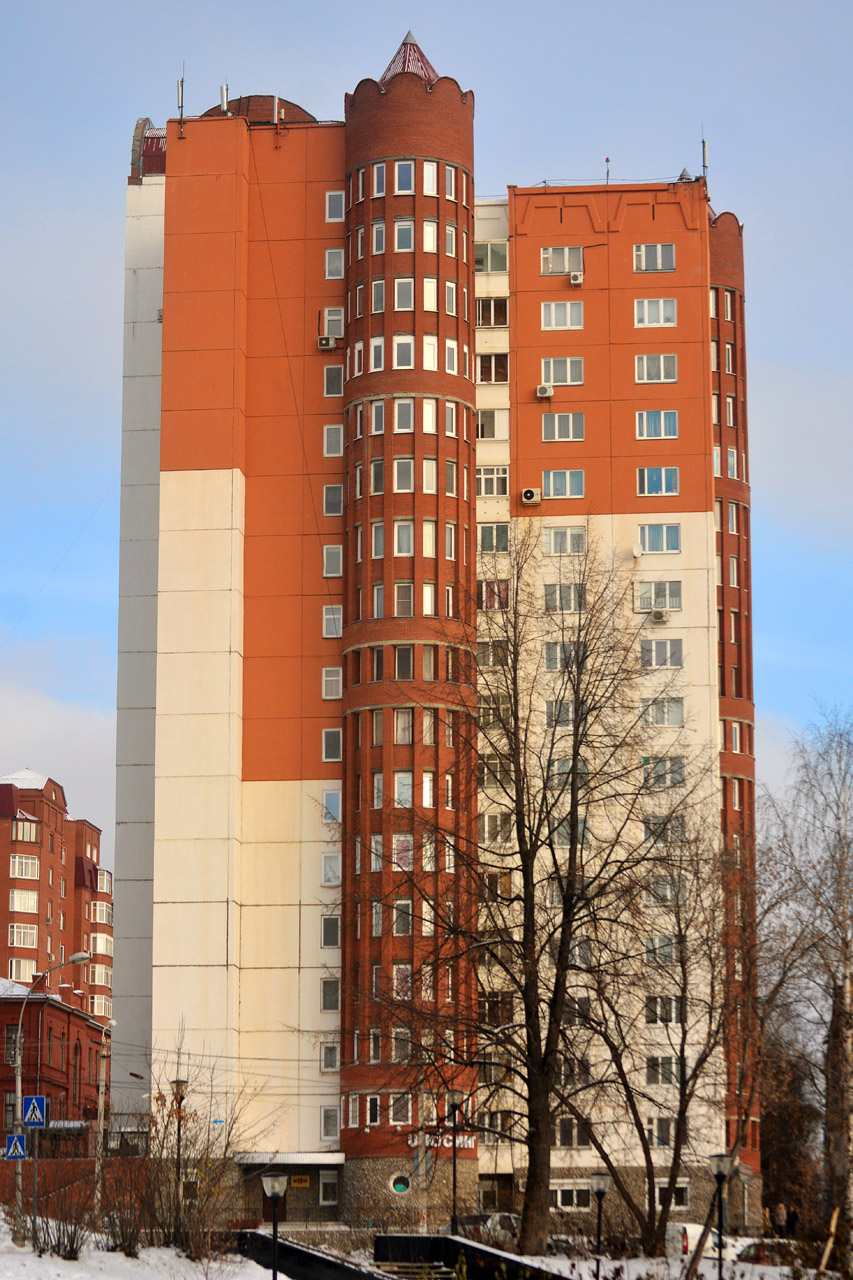 Perm, Улица Толмачёва, 17