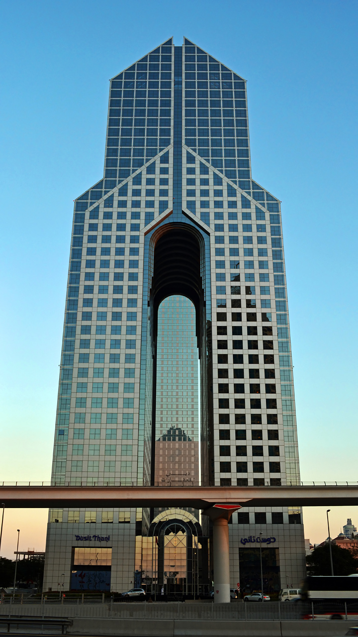 Дубай, Sheikh Zayed Road, 133