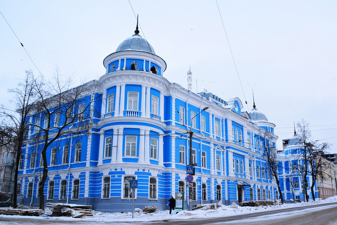 Пермь, петропавловская улица, 24 / Улица 25 Октября, 12