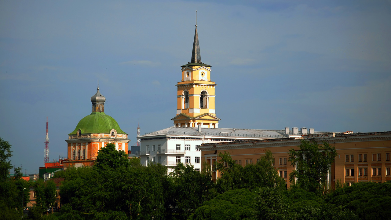 Пермь, Комсомольский проспект, 4; Монастырская улица, 12 / Комсомольский проспект, 1; Улица Окулова, 4