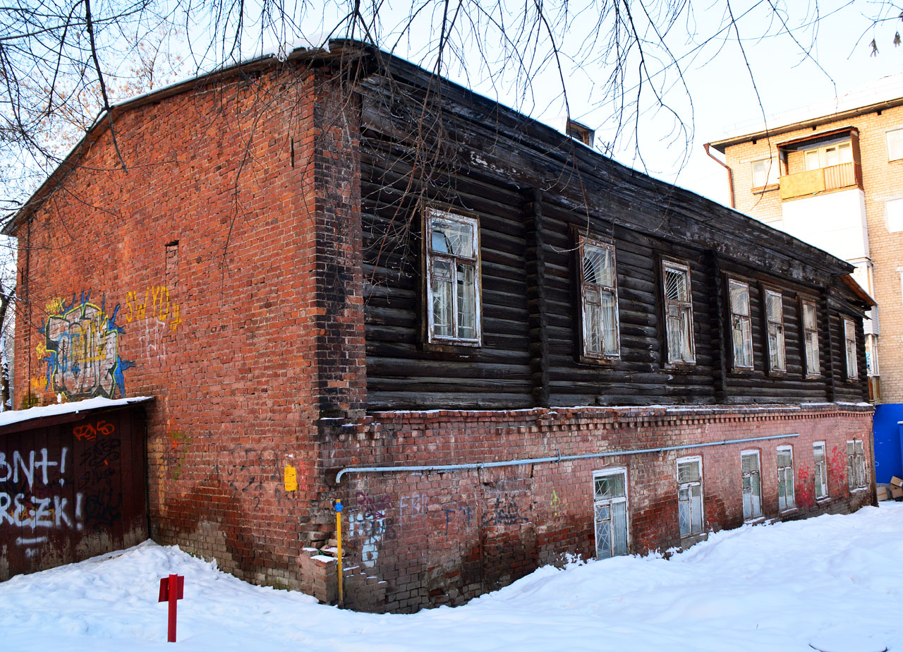 Пермь, Улица Крисанова, 22