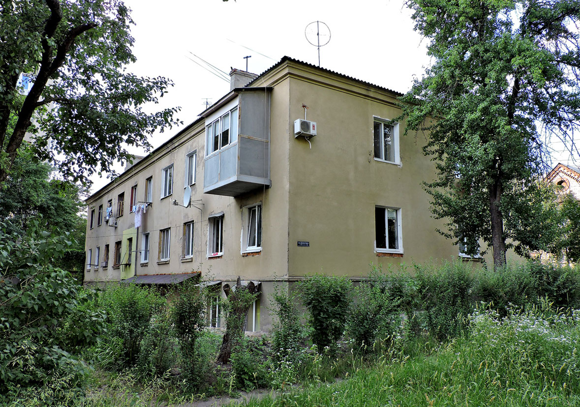 Харкiв, Улица Маршала Батицкого, 20 / Улица Леонида Быкова, 3