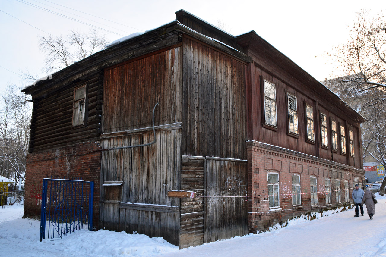 Пермь, Улица Крисанова, 22