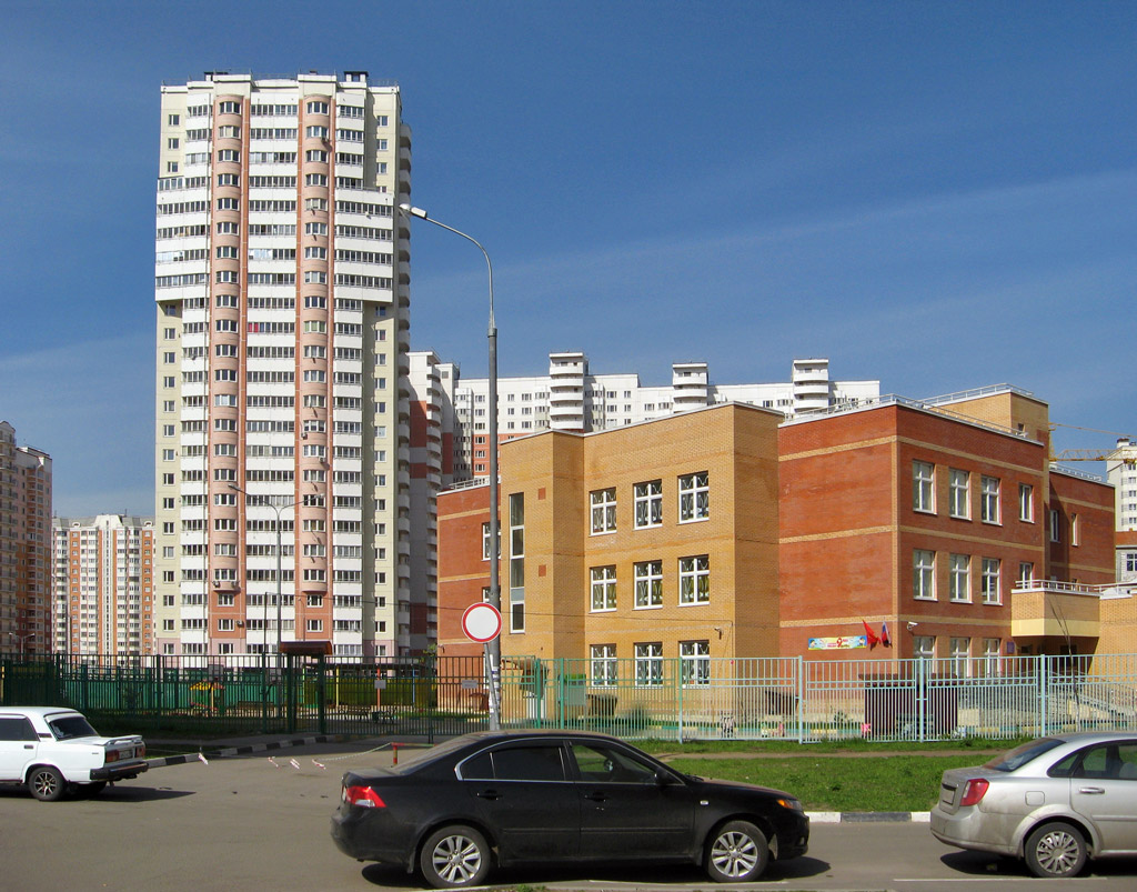 Балашиха, Бульвар Нестерова, 9; Улица Третьяка, 9