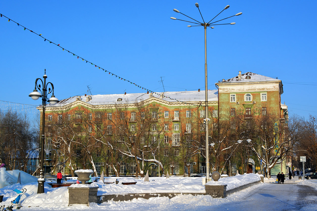 Perm, Комсомольский проспект, 77 / улица Соловьёва, 7