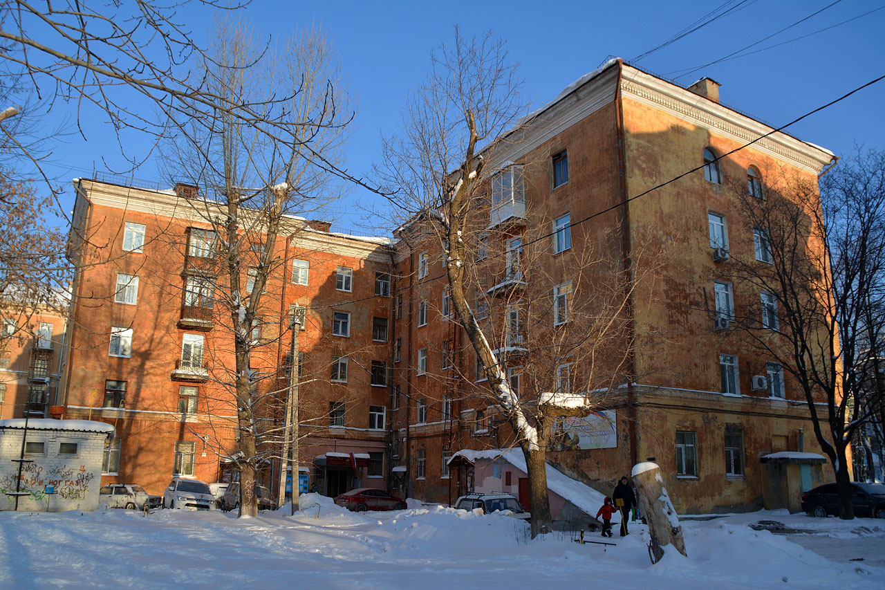 Perm, Улица Юрия Смирнова, 8 / Комсомольский проспект, 73