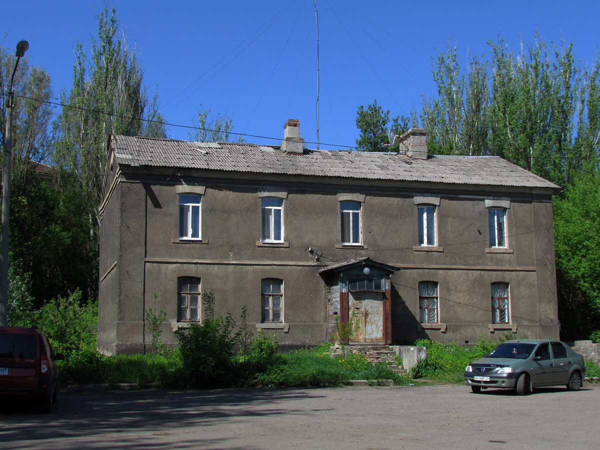 Artjomowsk, Привокзальная площадь, 1*