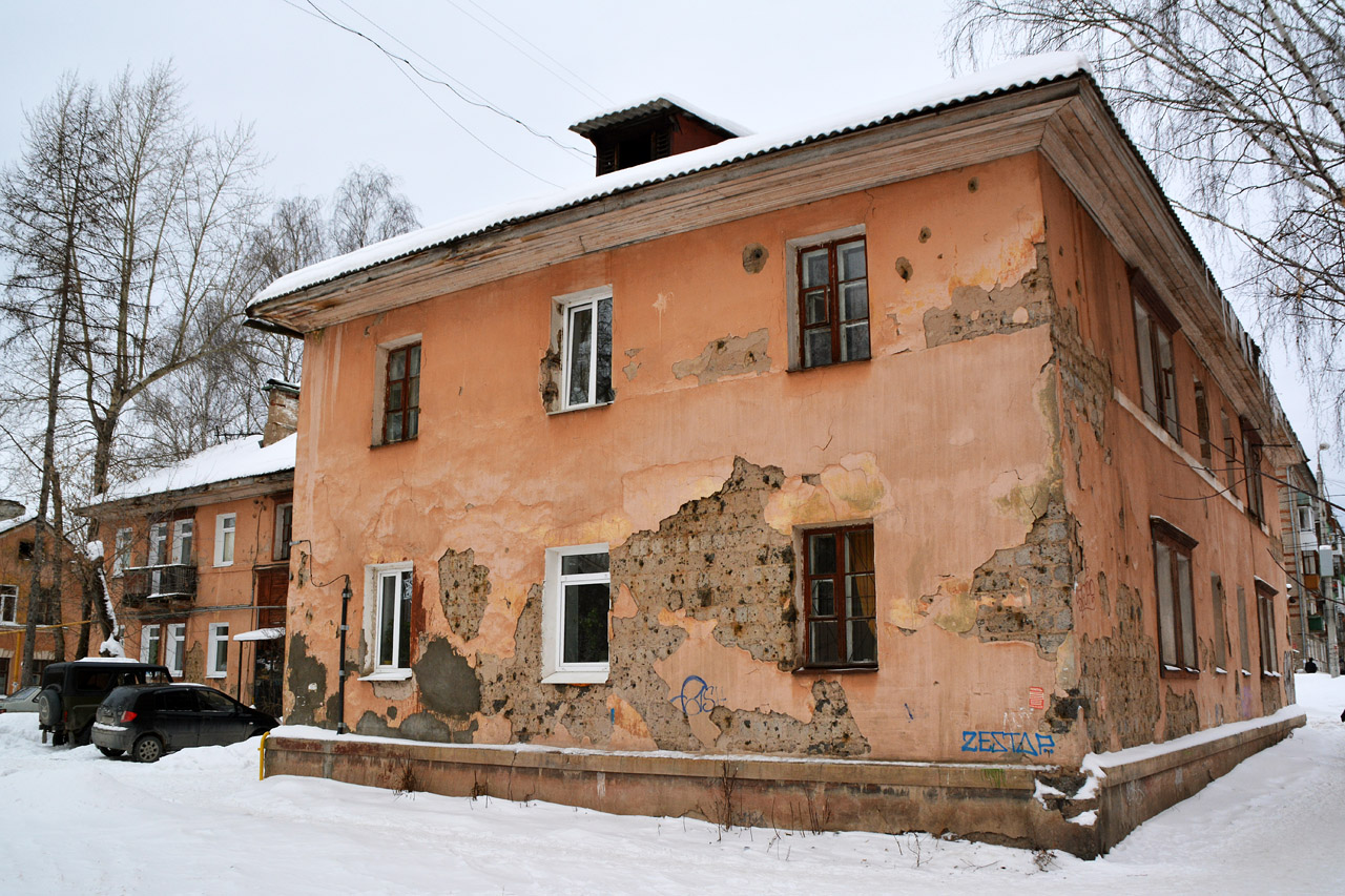 Пермь, Улица Адмирала Ушакова, 25 / улица Юнг Прикамья, 31