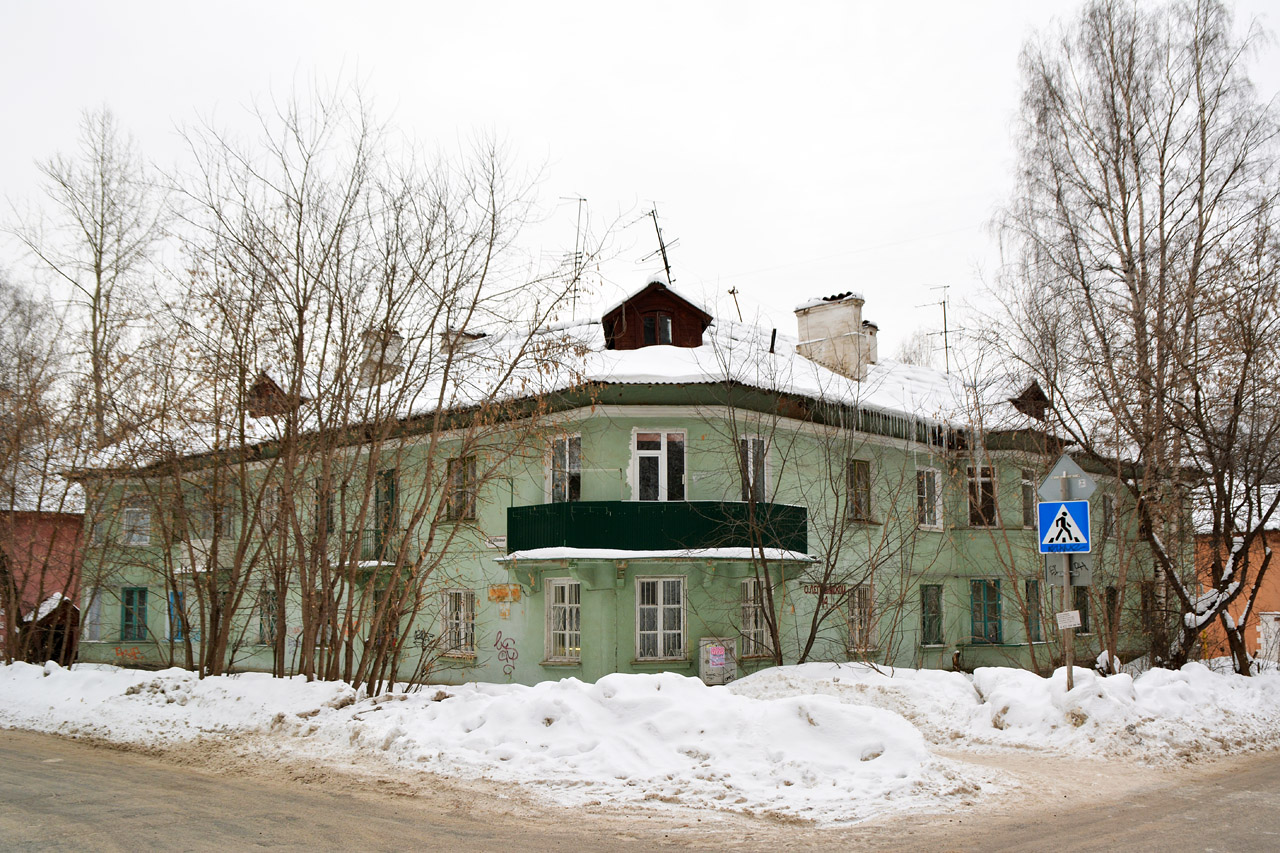 Пермь, Улица Лепешинской, 14 / Улица Машинистов, 38