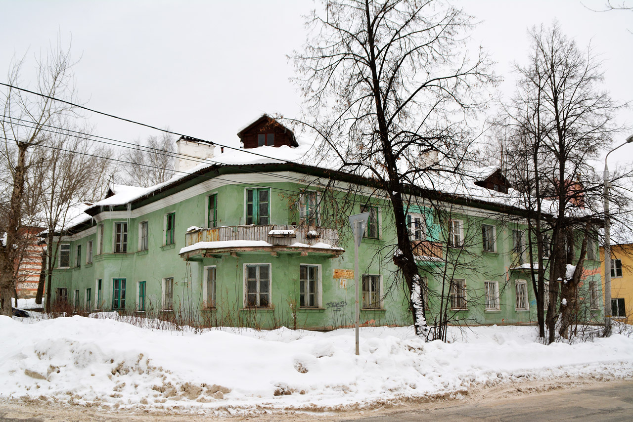 Пермь, Улица Машинистов, 47 / Улица Лепешинской, 16