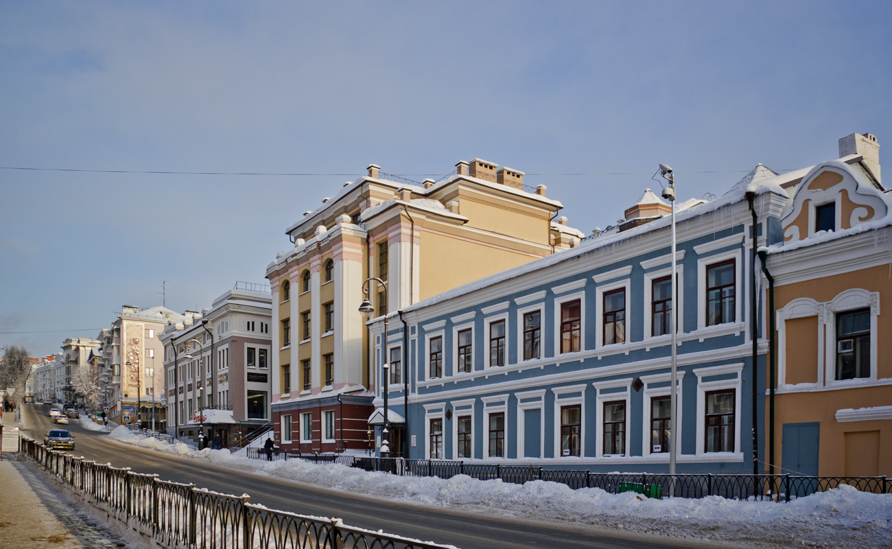 Kazan, Улица Баумана, 49; Университетская улица, 8; Университетская улица, 10 / Профсоюзная улица, 48